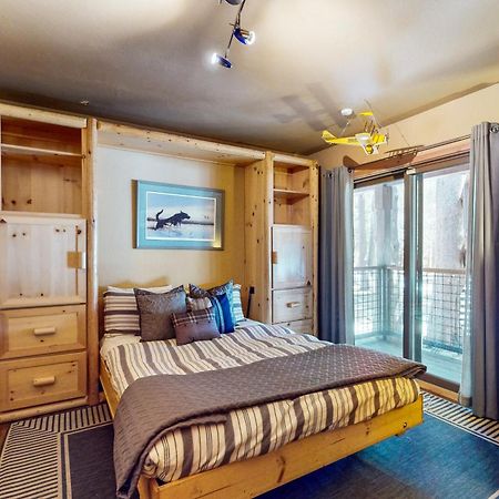 Tastefully-Updated, Classic Tahoe Family Home Truckee Bagian luar foto