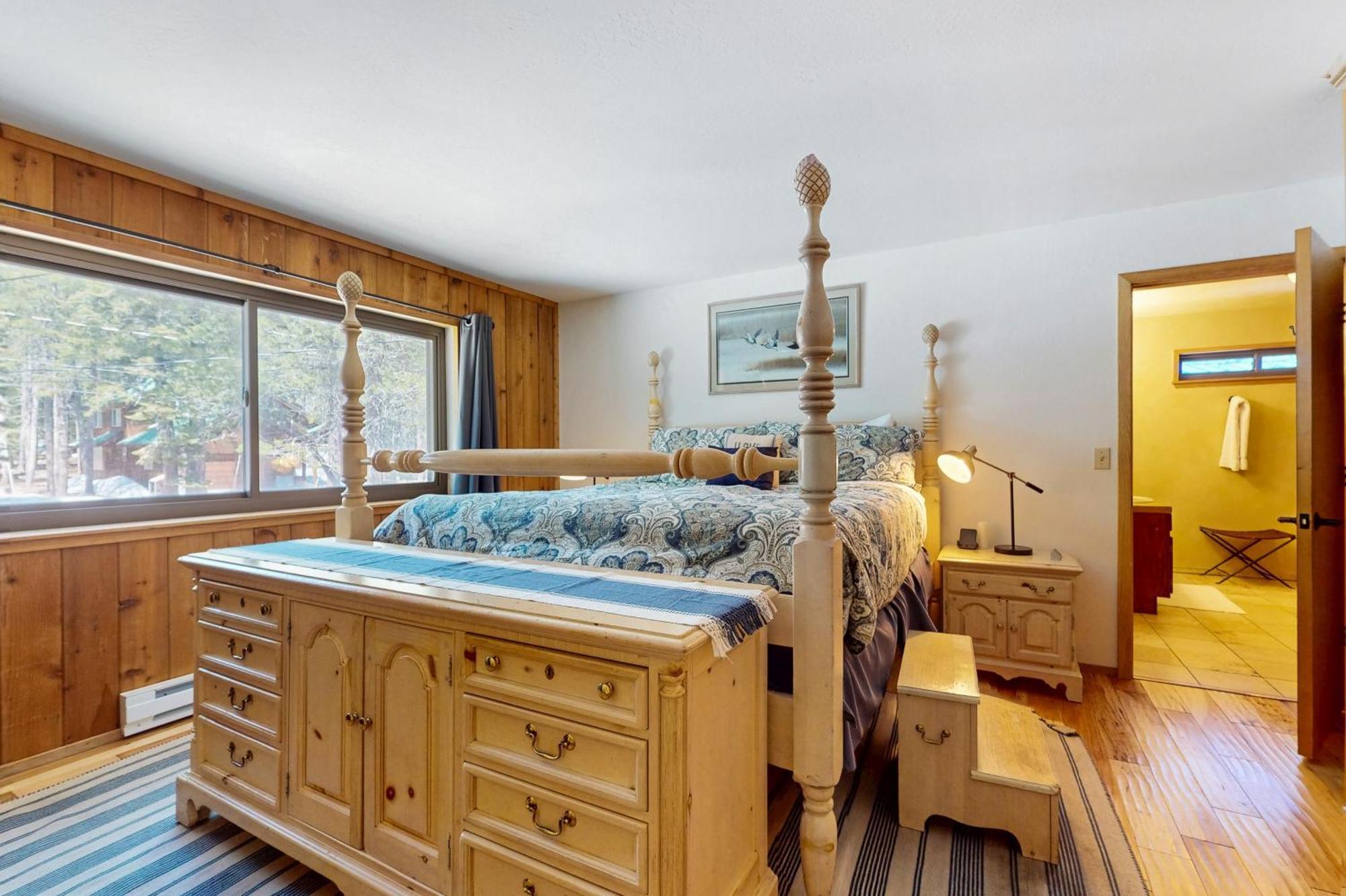 Tastefully-Updated, Classic Tahoe Family Home Truckee Bagian luar foto