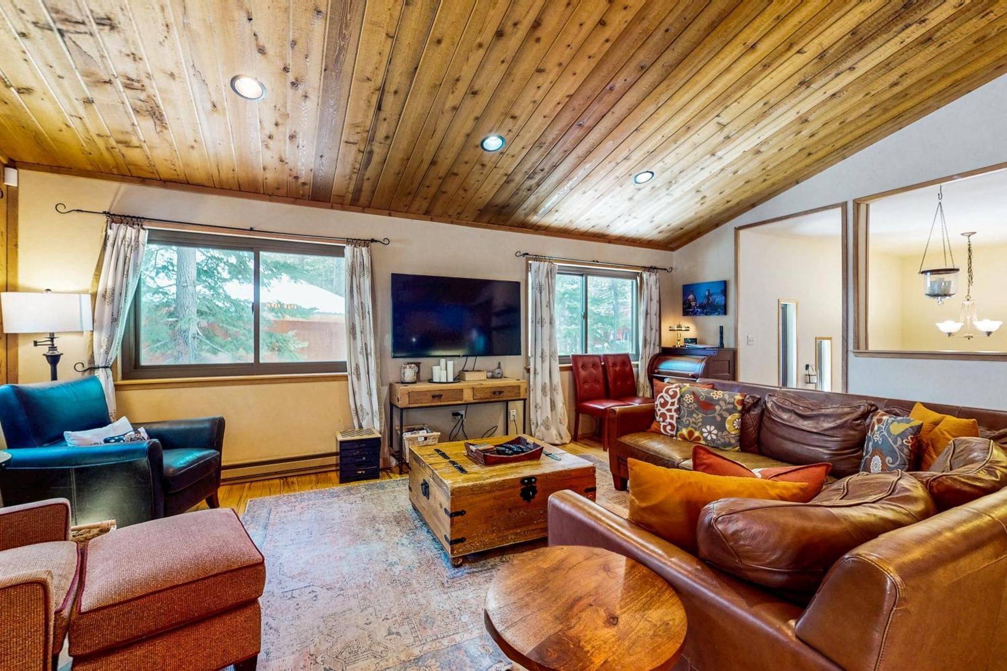 Tastefully-Updated, Classic Tahoe Family Home Truckee Bagian luar foto