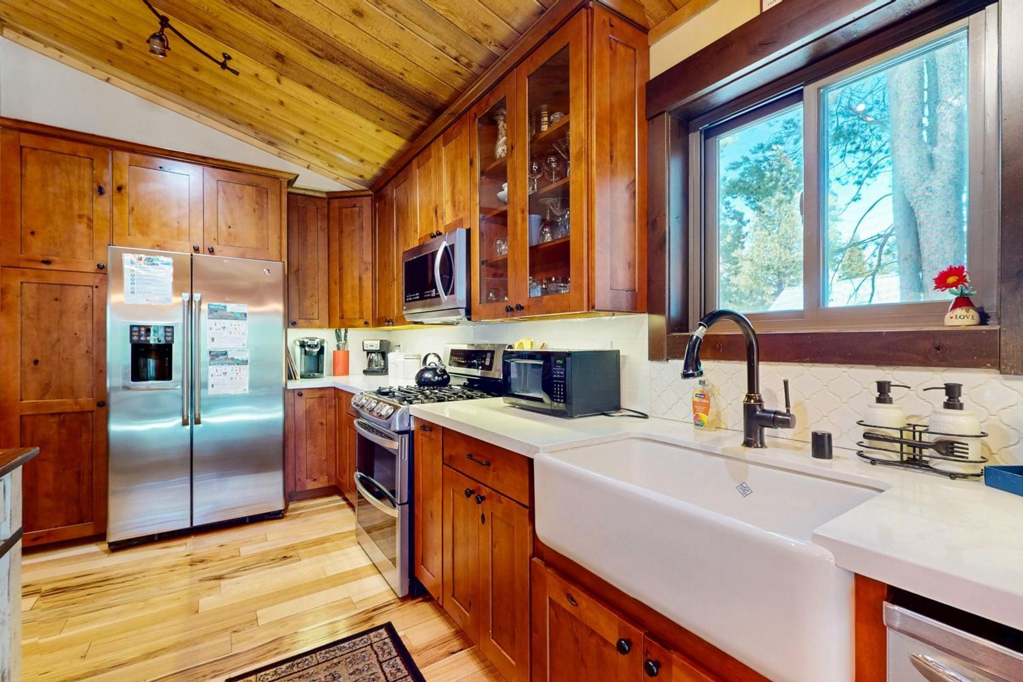 Tastefully-Updated, Classic Tahoe Family Home Truckee Bagian luar foto